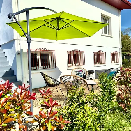 Appartement Cosy & Terrasse - Maison Des Chenes 64