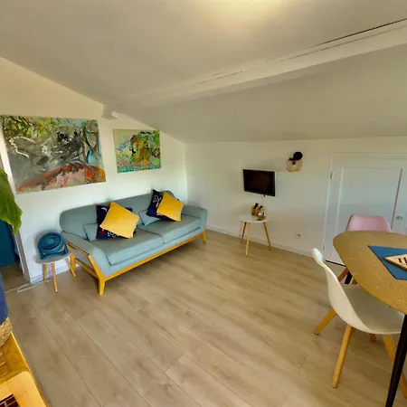 Appartement Cosy & Terrasse - Maison Des Chenes 64 *